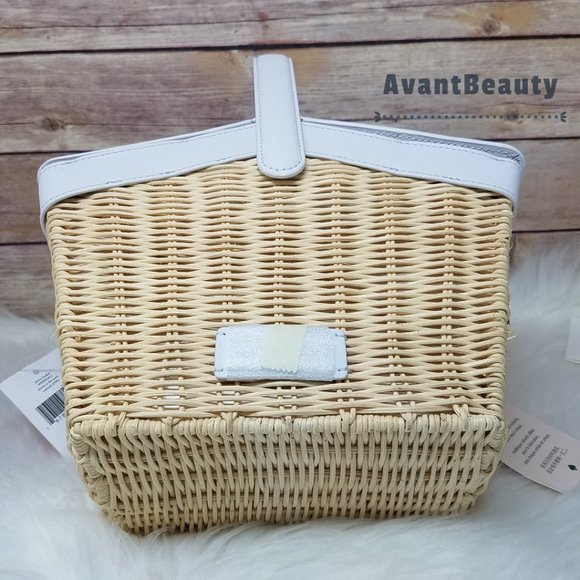 Kate Spade Picnic In The Park Basket Strawberry White Crossbody Strap included! - Picture 13 of 14